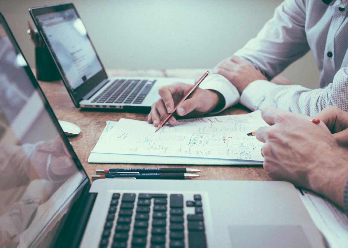 Reviewing mortgage options side by side with a client